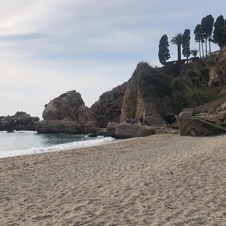 Torrecilla Sirena Beach Nerja Bagian luar foto