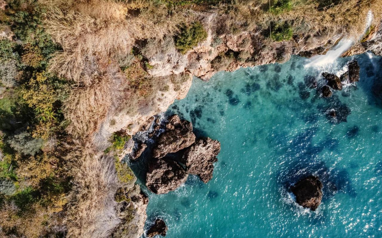 Torrecilla Sirena Beach Nerja Bagian luar foto
